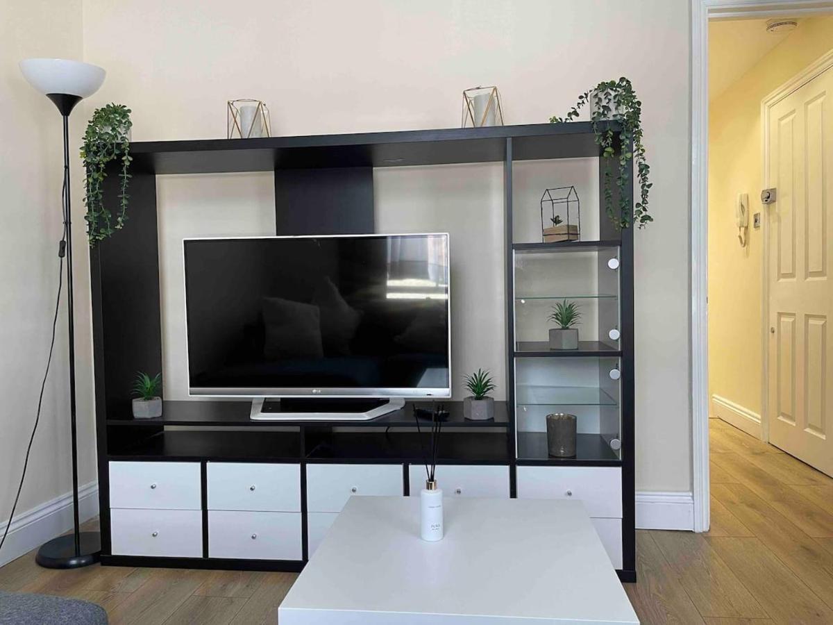Quiet And Cozy 2 Seperate Bedrooms And 2 Bathroom With Terrace Londres Extérieur photo